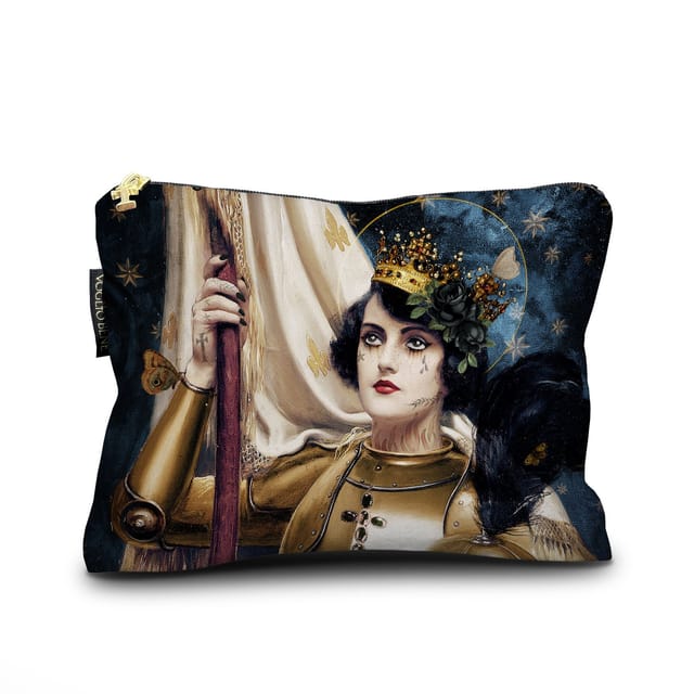 Trousses Sainte jeanne · 17 × 23 cm